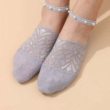 Laden Sie das Bild in den Galerie-Viewer, Perlen Spitze Socken