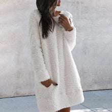 Laden Sie das Bild in den Galerie-Viewer, Einfarbiges, warmes Kleid mit Rundhalsausschnitt