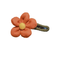 Laden Sie das Bild in den Galerie-Viewer, Elegante Plüsch-Blumen-Haarspange