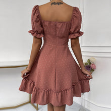 Laden Sie das Bild in den Galerie-Viewer, Einfarbiges gepunktetes kurzärmliges Kleid mit Rüschen