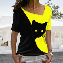 Laden Sie das Bild in den Galerie-Viewer, Schwarzes Katzen-T-Shirt mit diagonalem Ausschnitt
