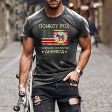 Laden Sie das Bild in den Galerie-Viewer, Rundhals-T-Shirt mit trendigem Print
