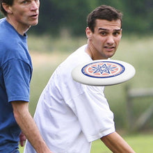 Laden Sie das Bild in den Galerie-Viewer, Frisbee im Freien