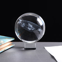 Laden Sie das Bild in den Galerie-Viewer, 3D innere geschnitzte Sonnensystem Kristallkugel
