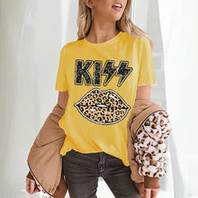 Laden Sie das Bild in den Galerie-Viewer, Rundhals-T-Shirt Mit Leoparden-Lippendruck