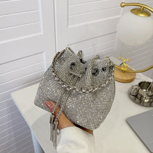 Laden Sie das Bild in den Galerie-Viewer, Diamant-Umhängetasche mit Kordelzug
