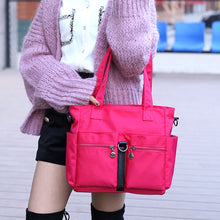 Laden Sie das Bild in den Galerie-Viewer, Damen wasserdichte Reisetasche aus Nylongewebe mit großer Kapazität