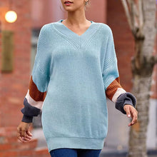 Laden Sie das Bild in den Galerie-Viewer, Strickpullover mit V-Ausschnitt und Ballonärmeln