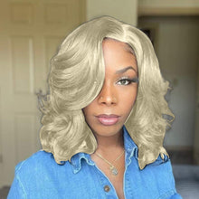 Laden Sie das Bild in den Galerie-Viewer, Kurze Mittlere Gewellte Damenperücke