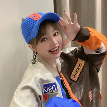 Laden Sie das Bild in den Galerie-Viewer, Süße gestrickte warme Baseballmütze