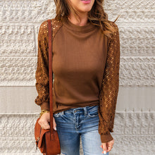 Laden Sie das Bild in den Galerie-Viewer, Damen Langärmliges T-Shirt mit Rundhalsausschnitt und Spitzeneinsatz