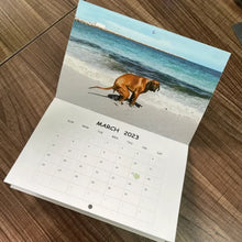 Laden Sie das Bild in den Galerie-Viewer, Lustiges Kalendergeschenk - Kackender Hundekalender