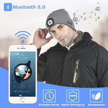 Laden Sie das Bild in den Galerie-Viewer, Bluetooth Mütze mit LED-Scheinwerfer
