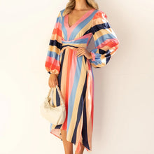 Laden Sie das Bild in den Galerie-Viewer, Getäfeltes Gestreiftes Damenkleid