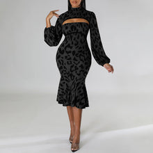 Laden Sie das Bild in den Galerie-Viewer, Zweiteiliges Leopardenkleid mit Rüschen