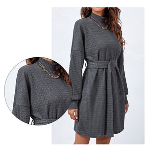 Langärmeliges Gürtelkleid