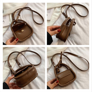 Mini-Kopfhörertasche aus einfarbigem Leder