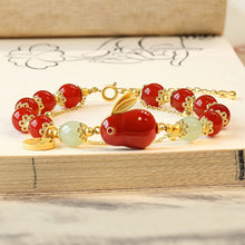 Laden Sie das Bild in den Galerie-Viewer, Rotes Achat Jade Kaninchen Armband