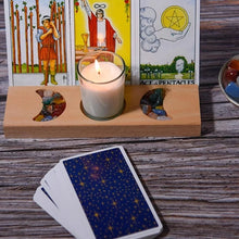 Laden Sie das Bild in den Galerie-Viewer, Tarot Kerzenhalter aus Holz