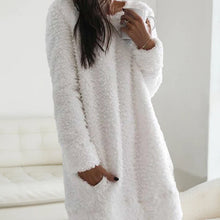 Laden Sie das Bild in den Galerie-Viewer, Einfarbiges, warmes Kleid mit Rundhalsausschnitt