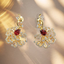 Laden Sie das Bild in den Galerie-Viewer, Goldrand Rubin Ohrstecker