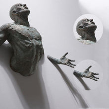 Laden Sie das Bild in den Galerie-Viewer, Dekorative Skulptur aus Harz