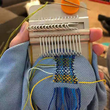 Laden Sie das Bild in den Galerie-Viewer, Manuelle Mini-Strickmaschine