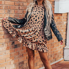 Laden Sie das Bild in den Galerie-Viewer, Bedrucktes Kleid mit Puppenärmeln