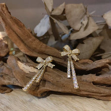 Laden Sie das Bild in den Galerie-Viewer, Französische Schleife Diamant Ohrringe