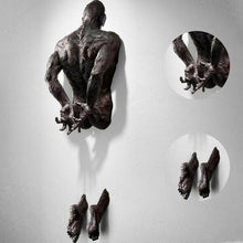 Laden Sie das Bild in den Galerie-Viewer, Dekorative Skulptur aus Harz