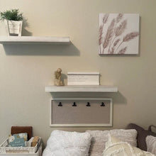 Laden Sie das Bild in den Galerie-Viewer, Kniend und betend Harz Ornamente