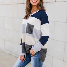 Laden Sie das Bild in den Galerie-Viewer, Gestreiftes T-Shirt mit V-Ausschnitt