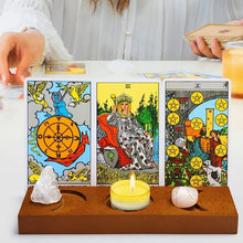 Laden Sie das Bild in den Galerie-Viewer, Tarot Kerzenhalter aus Holz