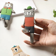 Laden Sie das Bild in den Galerie-Viewer, Niedlicher magnetischer karierter Bär Kühlschrankmagnet