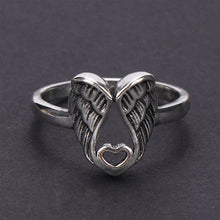 Laden Sie das Bild in den Galerie-Viewer, Ring mit Engel- und Herzdesign
