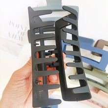 Laden Sie das Bild in den Galerie-Viewer, Klassische quadratische Haarkrallen