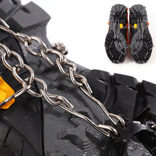 Laden Sie das Bild in den Galerie-Viewer, Rutschfester Überschuh aus Manganstahl