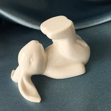 Laden Sie das Bild in den Galerie-Viewer, Kaninchenteller aus Keramik