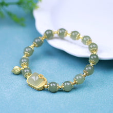 Laden Sie das Bild in den Galerie-Viewer, Hotan Jade Perlenarmband