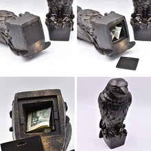 Laden Sie das Bild in den Galerie-Viewer, Kreativer Adlerschmuck aus Harz