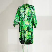 Laden Sie das Bild in den Galerie-Viewer, Modisches Hemdkleid mit Revers und Kordelzug