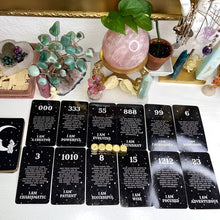 Laden Sie das Bild in den Galerie-Viewer, Hochwertige vergoldete Tarotkarten