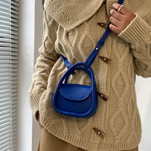 Laden Sie das Bild in den Galerie-Viewer, Mini-Kopfhörertasche aus einfarbigem Leder