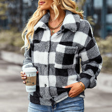 Laden Sie das Bild in den Galerie-Viewer, Karierter dicker Fleece-Mantel