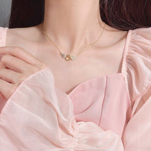 Laden Sie das Bild in den Galerie-Viewer, Glänzende Halskette mit Engelsflügel