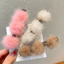 Laden Sie das Bild in den Galerie-Viewer, Entenschnabelclip aus Nerzfeder