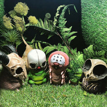 Laden Sie das Bild in den Galerie-Viewer, Halloween Totenkopf Insekt Dekoration