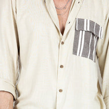 Laden Sie das Bild in den Galerie-Viewer, Herren Sommerliches Freizeithemd mit Kontrastfarbe und Revers