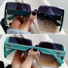 Laden Sie das Bild in den Galerie-Viewer, Modische Quadratische Sonnenbrille