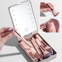 Laden Sie das Bild in den Galerie-Viewer, Travel Makeup Brush Set